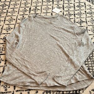 American Eagle Outfitters Light Gray Ribbed Long Sleeve Tee